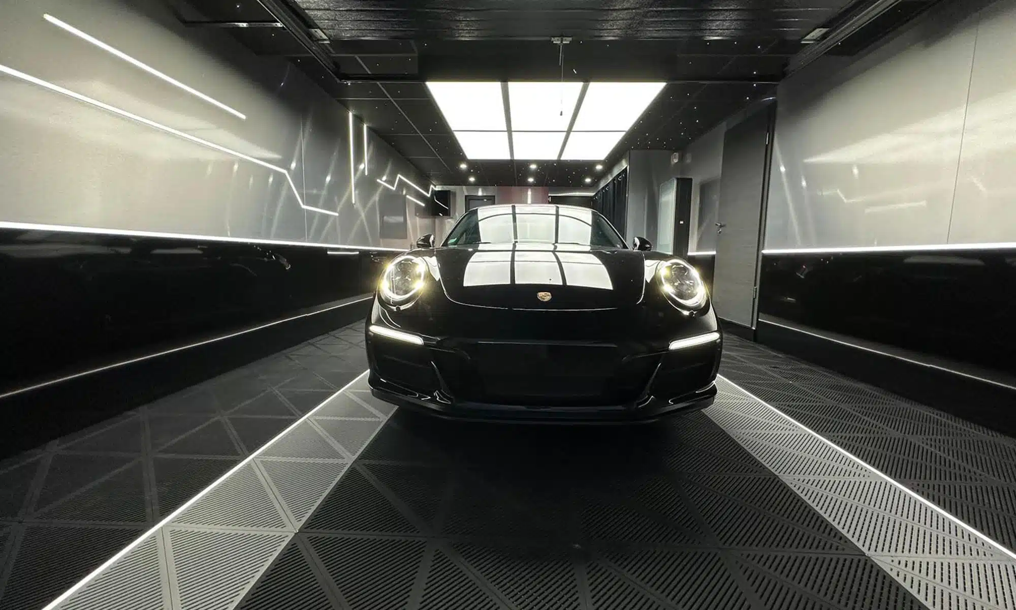 garage pour voiture de luxe