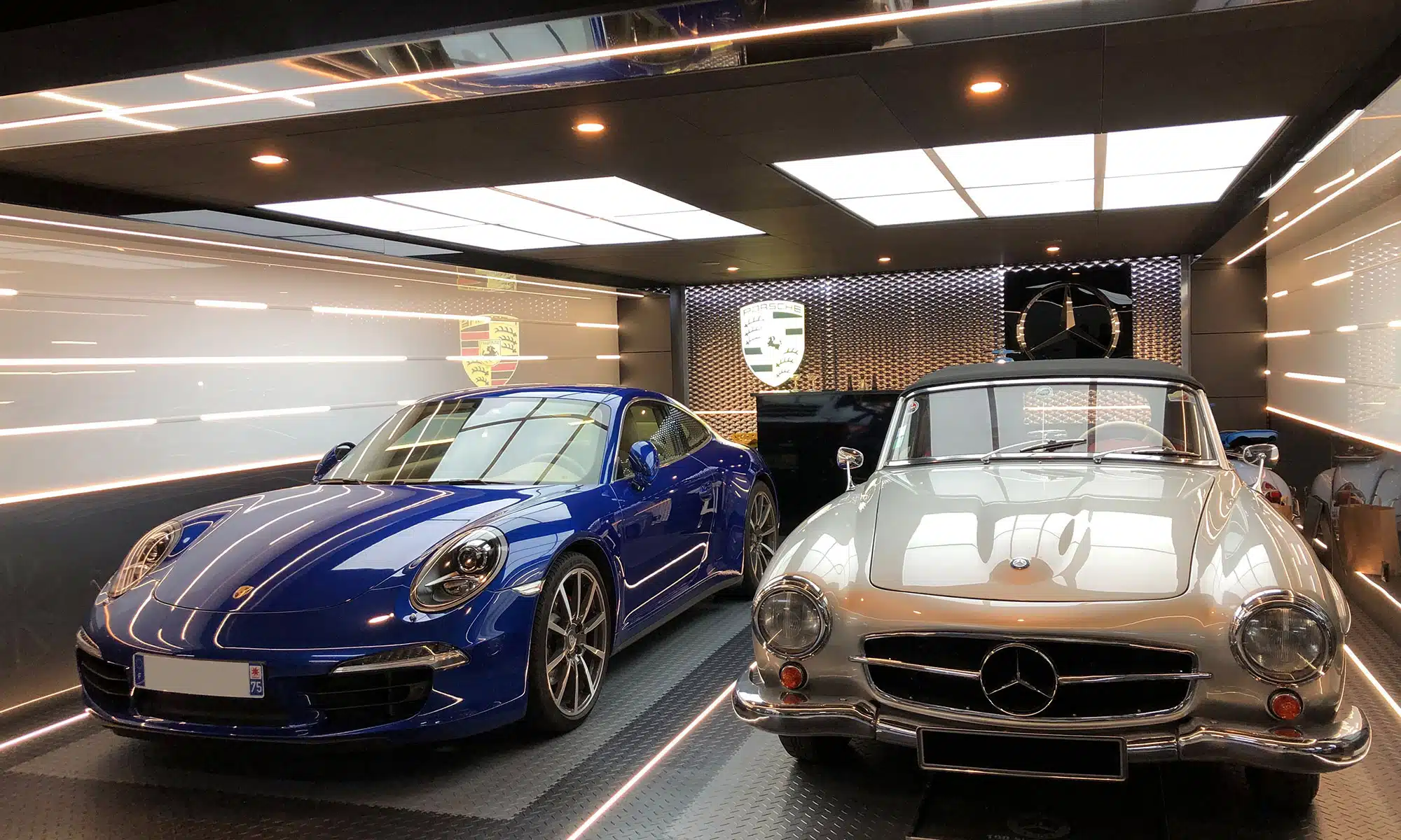 garage double voiture avec une mercedes