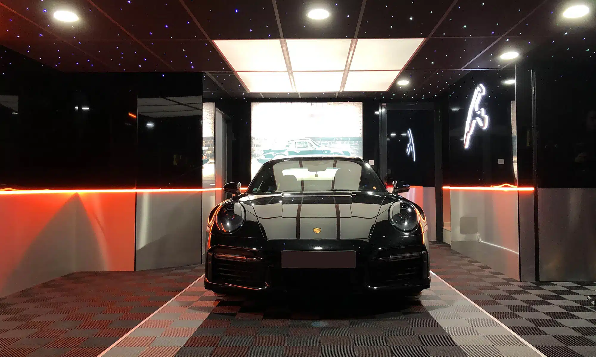 Box sur-mesure pour voiture de sport