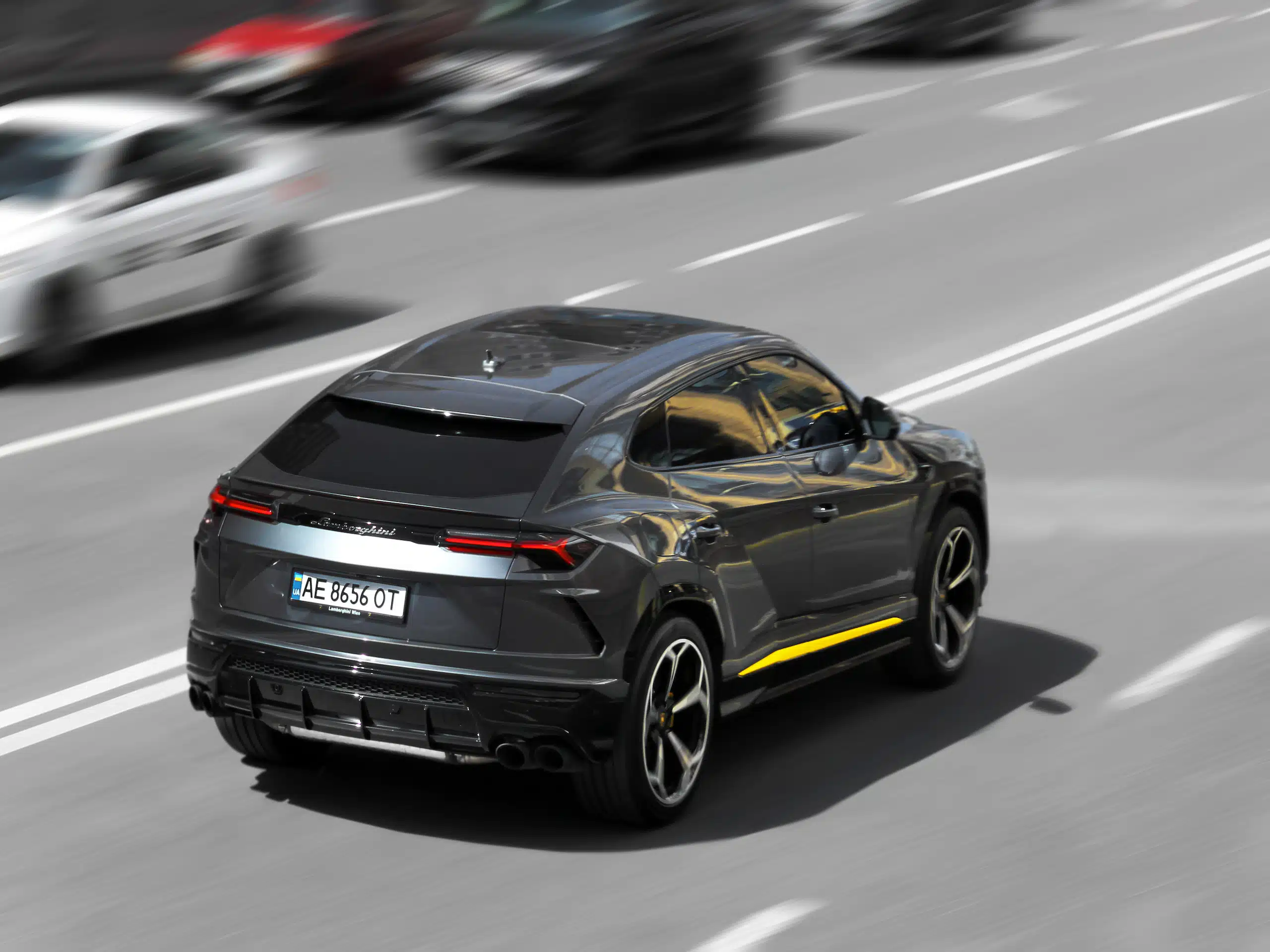 Lamborghini Urus sur route