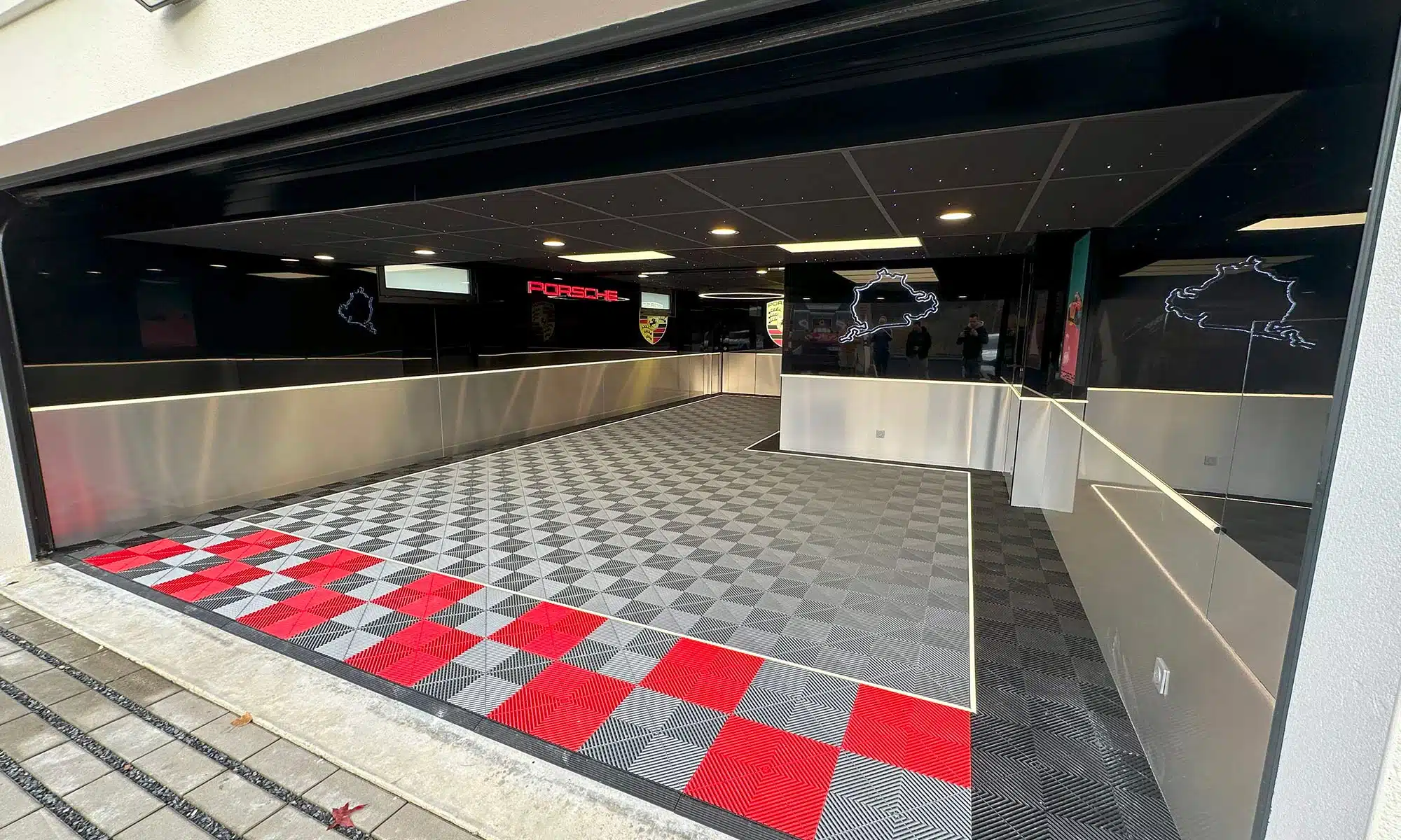 vue intérieure d'un garage aménagé par Innova-Box