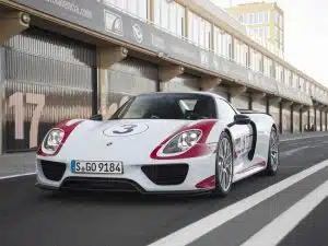 Porsche 918 Spyder Weissach Package