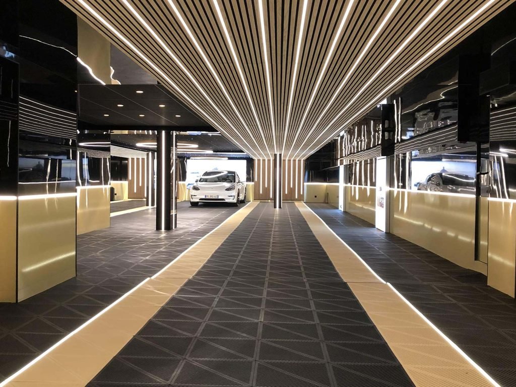 Eclairage bandeau led pour garage de luxe